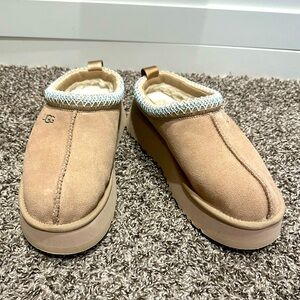 UGG women’s tazz